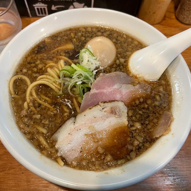 ブラックラーメン背脂こってり(大津家 )