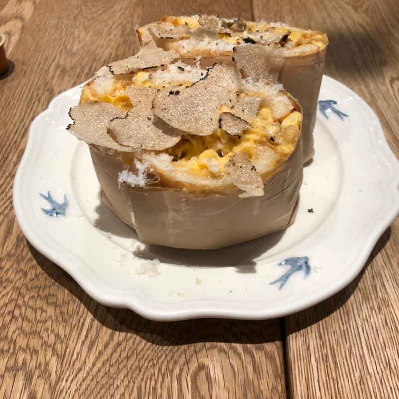 トリュフオムレツサンド(つばめパン&Milk 名駅店)