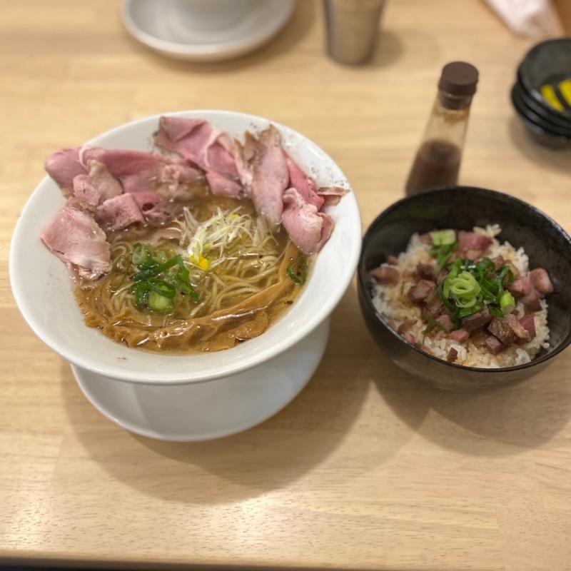 塩ラーメン　煮卵トッピング(なやんだらここ)
