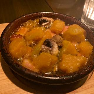 かぼちゃとベーコンのアヒージョ&バゲット(スペインレストランテ カサ・デ・セビージャ)