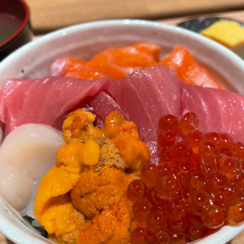 (立ち食い海鮮丼みこ食堂)