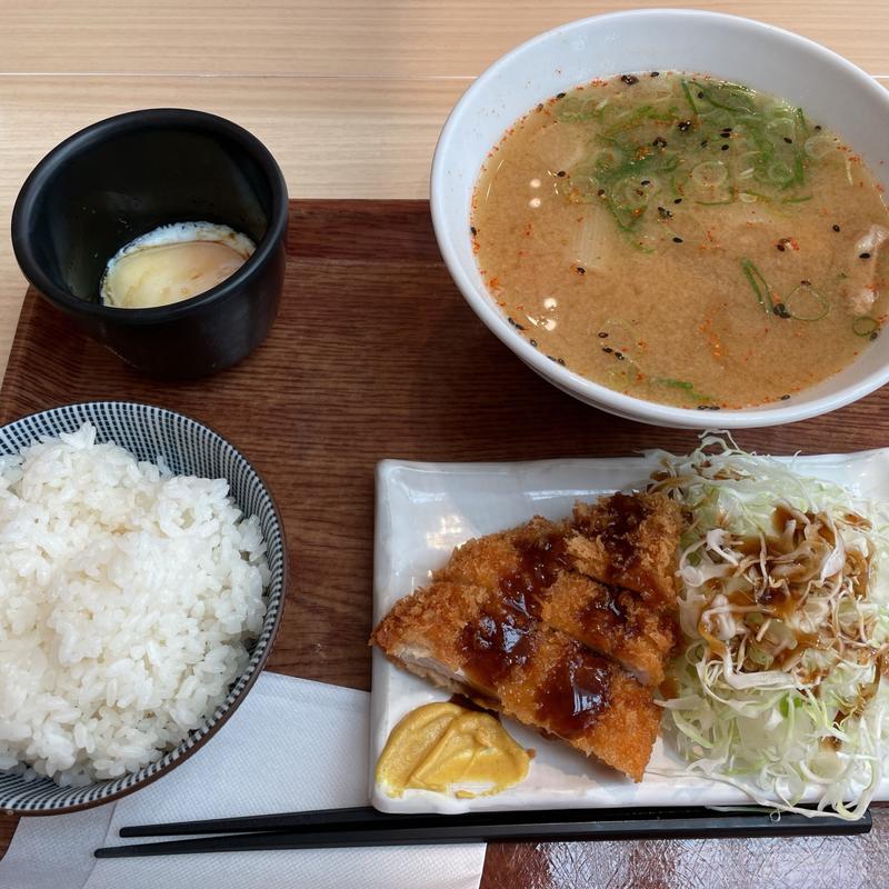 豚汁定食(湾岸幕張PA下り スナックコーナー （カイガンマクハリパーキングエリアクダリスナックコーナー）)