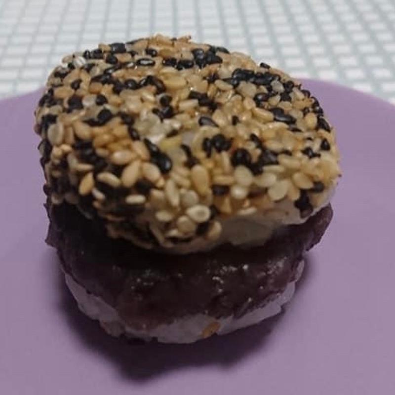 おはぎバーガー（胡麻づくし）(チャシツ フォー ワーカー （CHASHITSU for worker）)