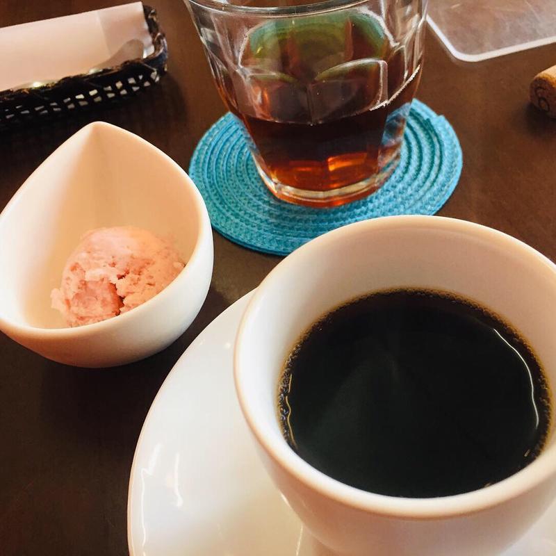 手作り苺のアイスクリーム(洋食屋 青空 （ヨウリョクヤ アオゾラ）)