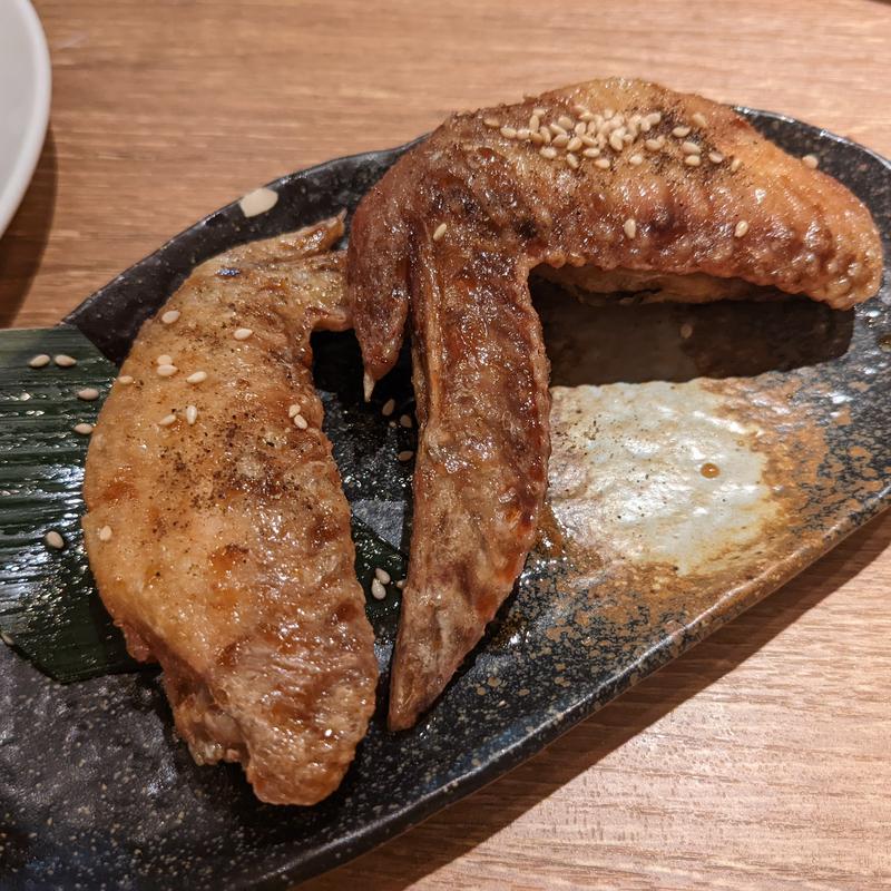 ヤミツキ手羽先揚げ(金の餃子酒場 恵比寿店)