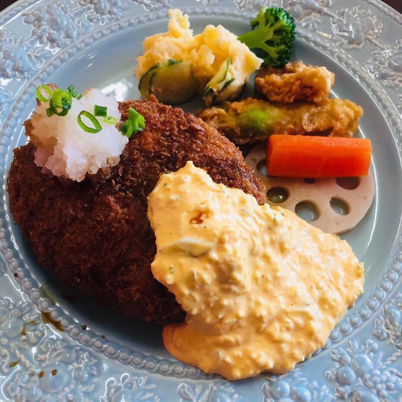 ハンバーグカツ(洋食屋 青空 （ヨウリョクヤ アオゾラ）)