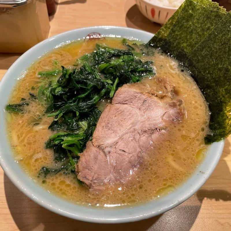 ラーメン(ほうれん草増し)(家系ラーメン 貫徹家)