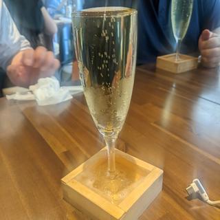 こぼれスパークリング(SEAFOOD STAND PACIOREK HANATARE 野毛店)