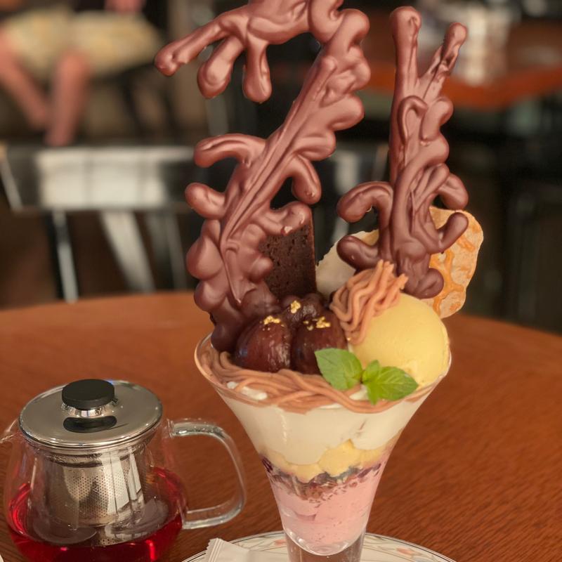 コーヒー又は紅茶付き　モンブランドラゴンパフェセット(ブラッスリー・ミリー・ラフォーレ)