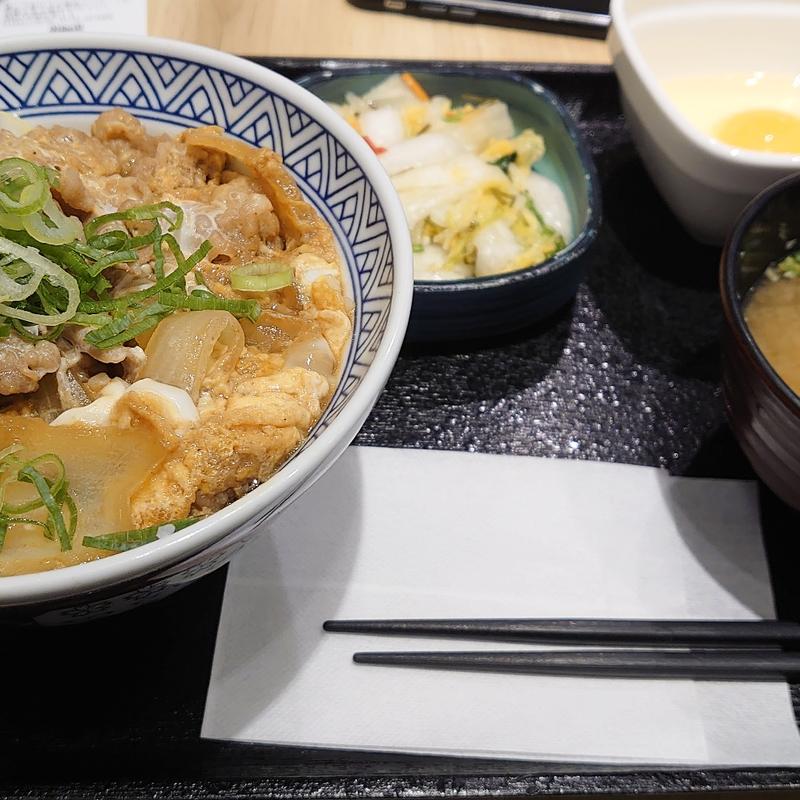 月見牛とじ丼　bセット(吉野家 大井町駅西口店 )