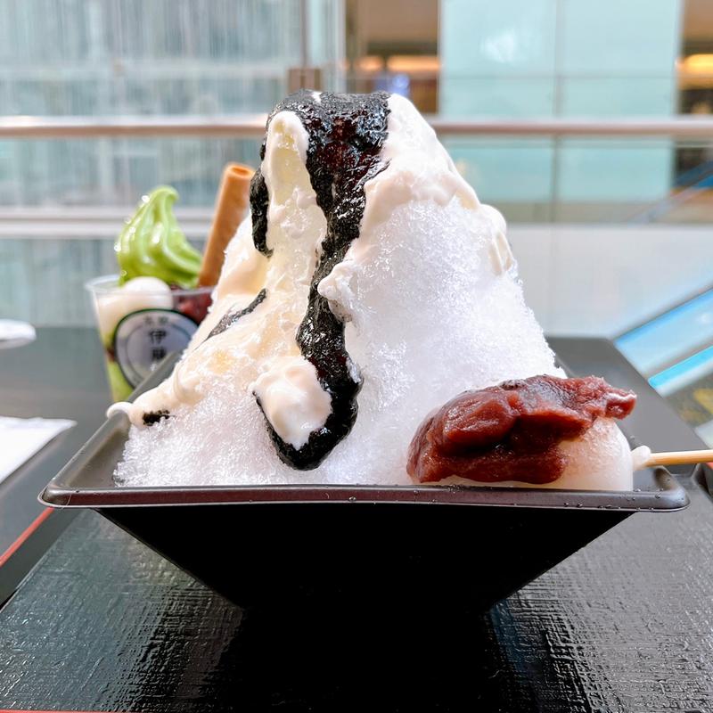 黒ごまマスカルポーネこしあん団子添え(茶寮 伊藤園 羽田空港店)