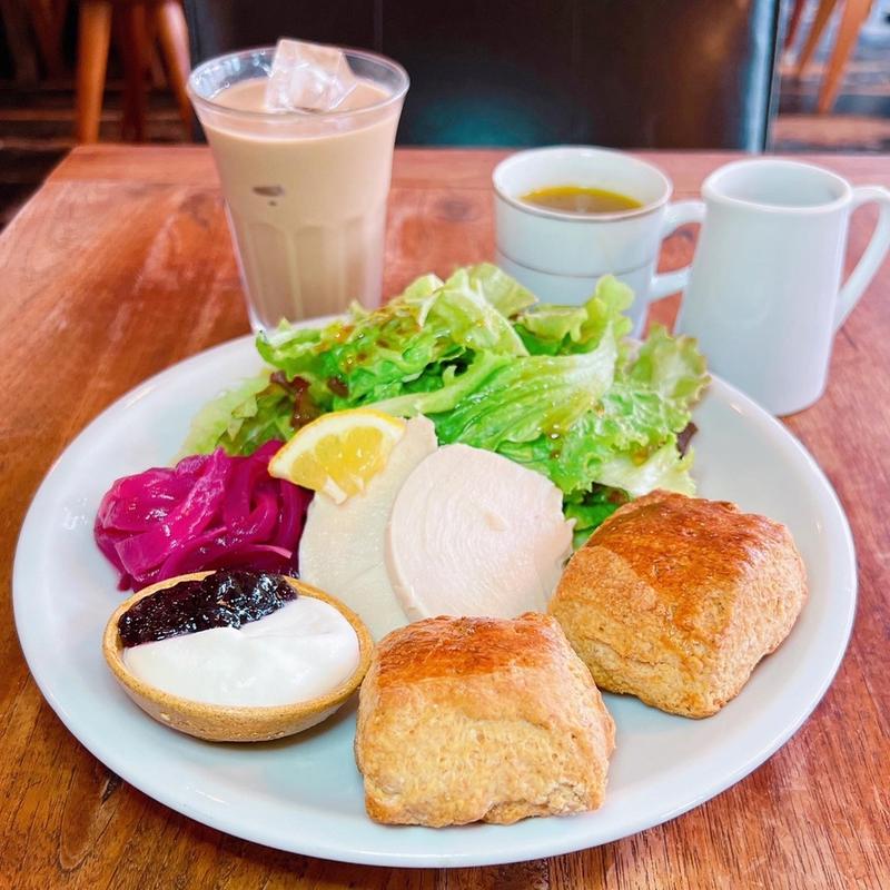全粒粉スコンのプレートランチ(tea room mahisa 元町店)