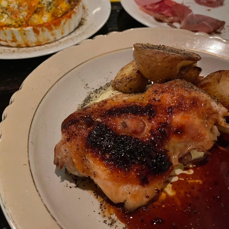 鶏のコンフィ(CAFE&RESTAURANT POOL)