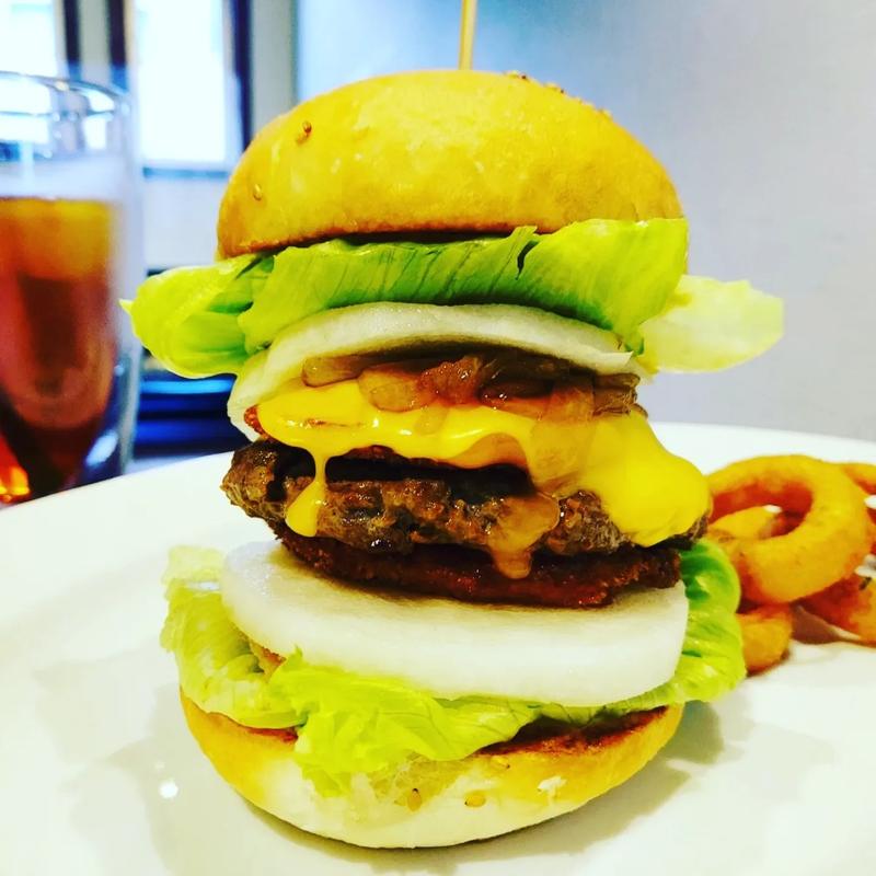 梨とレモンのミルフィーユバーガー(アオラニカフェ)