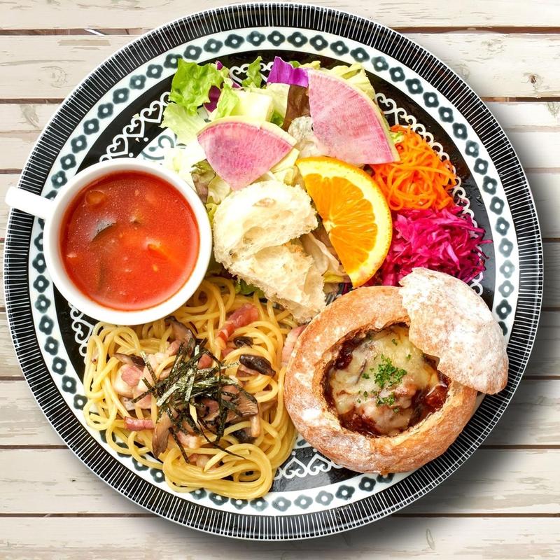 ブレッドグラタンとハーフパスタ(パステルイタリアーナ 新宿ミロード店 )