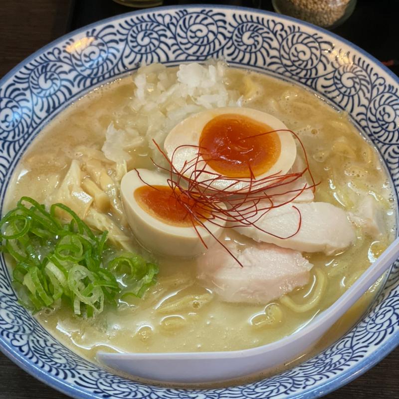 味玉入り濃厚鶏白湯ラーメン(麺匠なべすけ)
