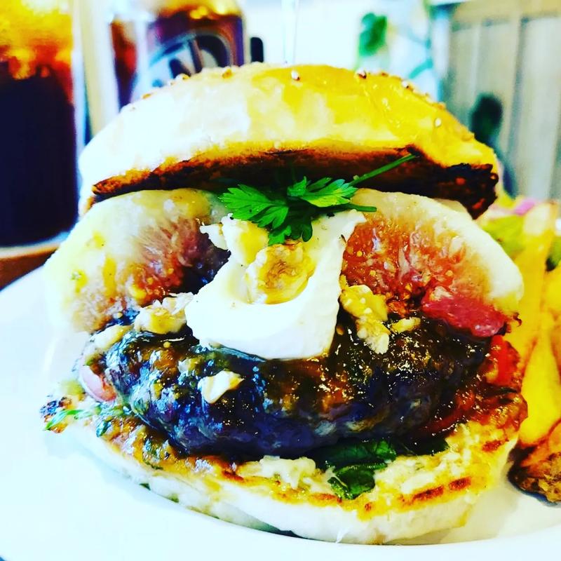 いちじくとカマンベールのハンバーガーすだちみそソース(HELLO NEW DAY Hamburger)