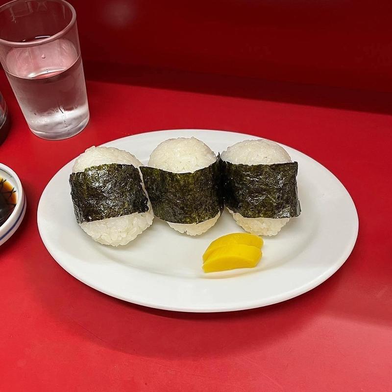 おにぎり(ぎょうざの美鈴 松阪)