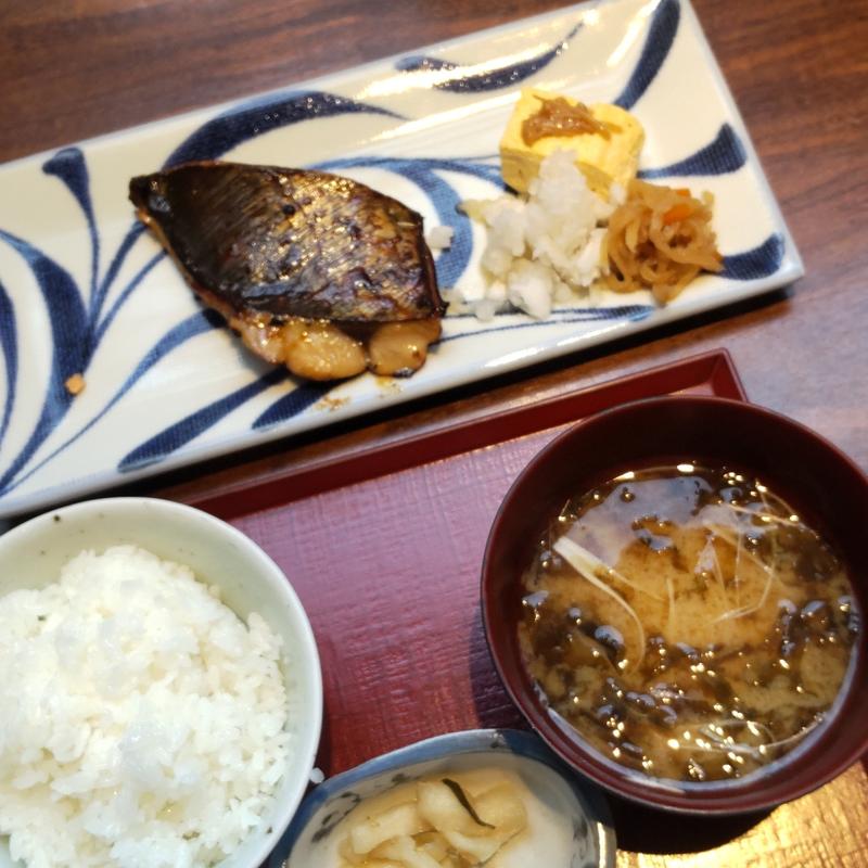 鰆の醤油麹漬け焼き(圓 弁柄)