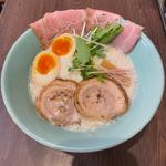 デラックスラーメン（とんこつ）(俺の名はJ)