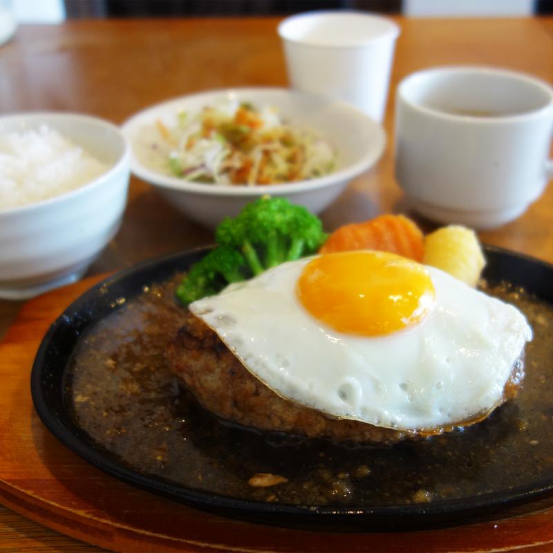 月見ハンバーグ(ハンバーグ大きめ)(タカサキハンバーグ)