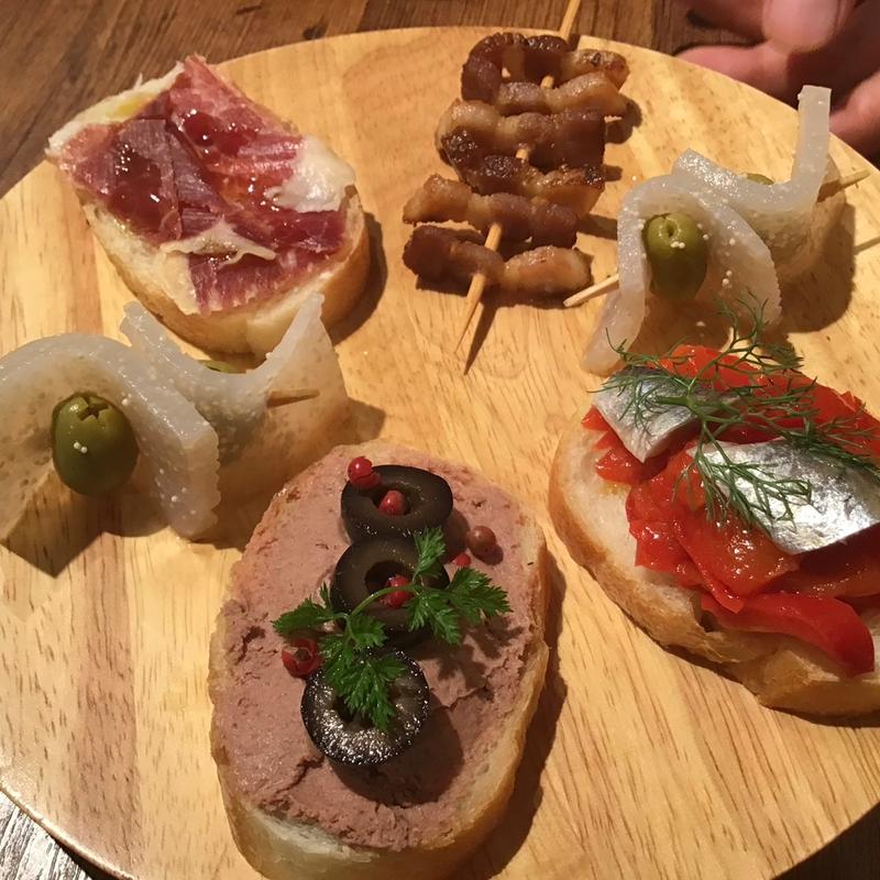 ピンチョス(オラオーレ スペインタパスと自然派ワインの店)