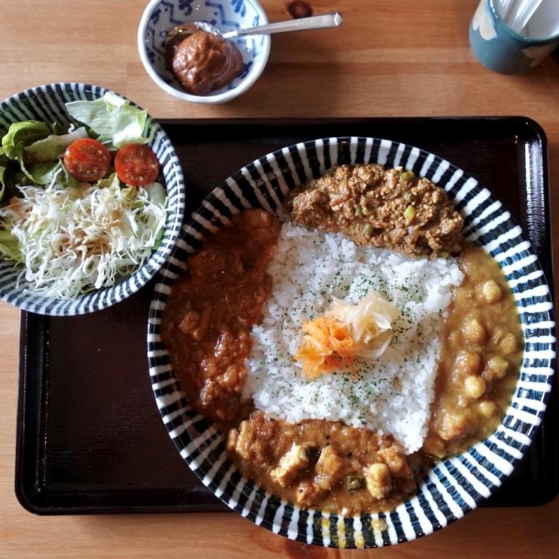 4種盛(まるに茶房)