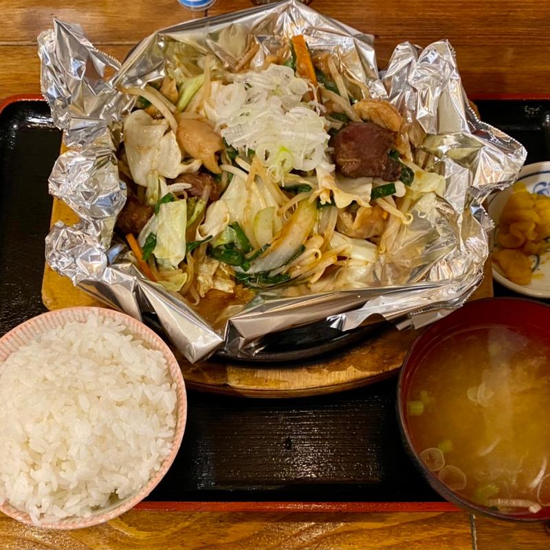 味噌ホルモン鉄板焼き定食(武屋食堂 広瀬通り店 )