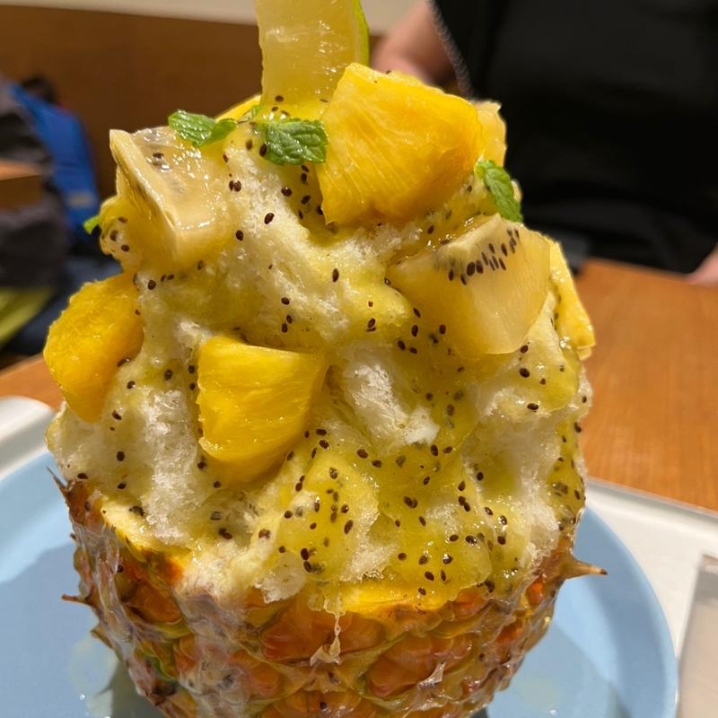 丸ごとパインとキウイ(堀内果実園)