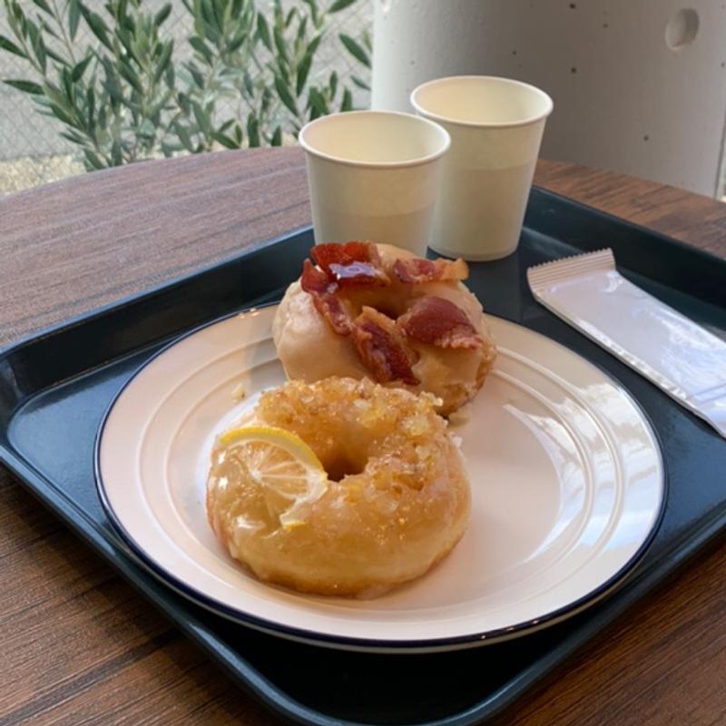 (The City Donuts & Coffee)