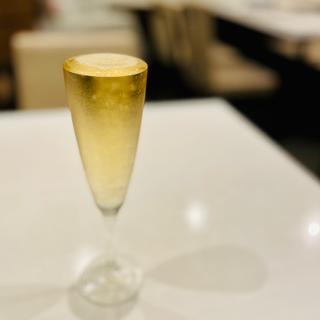 なみなみスパークリングワイン(俺のフレンチ KAGURAZAKA)