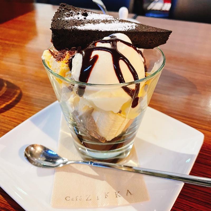 チョコバナナパフェ（M）(カフェ ジッカ （Cafe ZIKKA）)