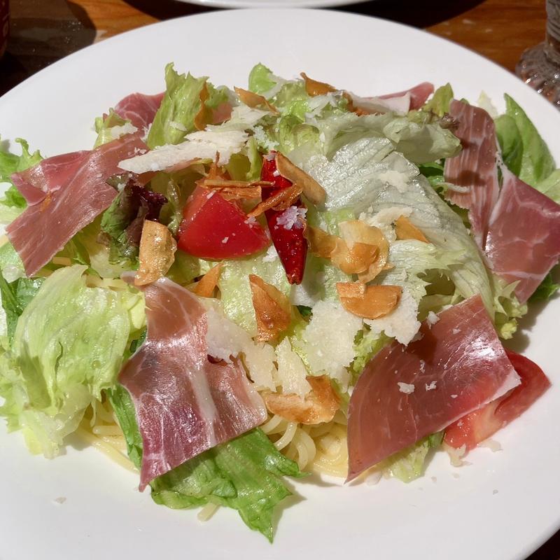 生ハムとサラダのペペロンチーノ(パスタの店Piante(ピアンテ）)