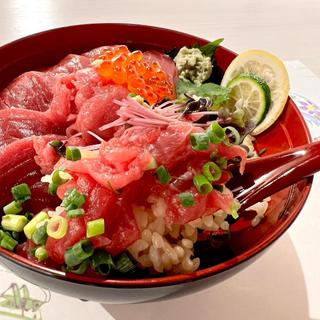 贅沢海鮮丼(鮨皐月)