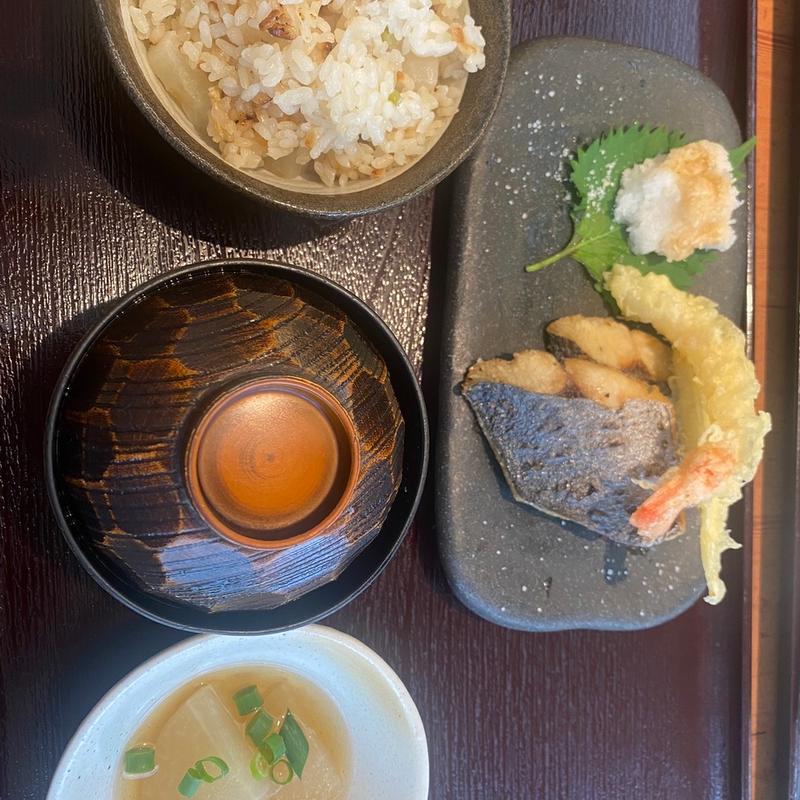 魚ランチ　サラダバー付き(きんはる 代々木上原店)