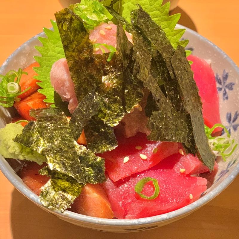 ミニまぐろ丼(魚肴食堂 魚ふじ)