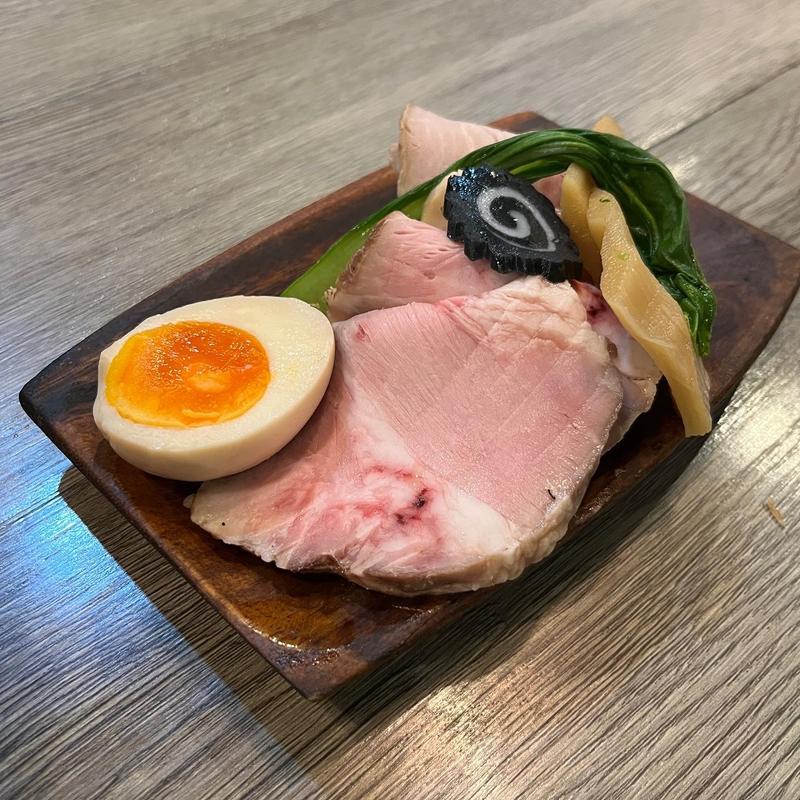 トッピング全乗せ(ラァメン コハク)