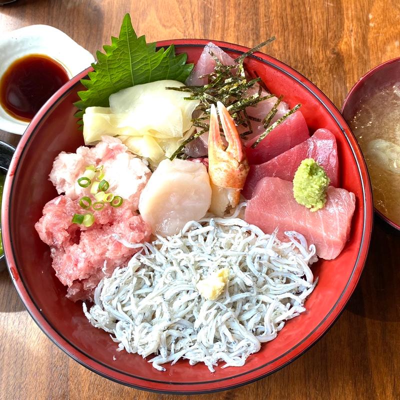 まぐろ・ネギトロ・しらす丼(仙台銀座 金太郎 )