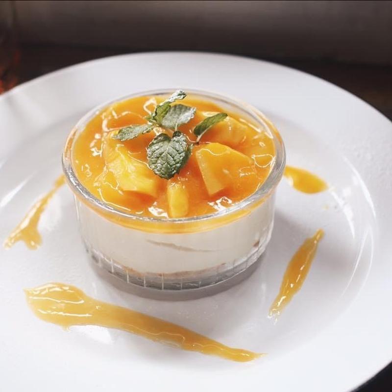 マンゴーのレアチーズケーキ(DAY & NIGHT)