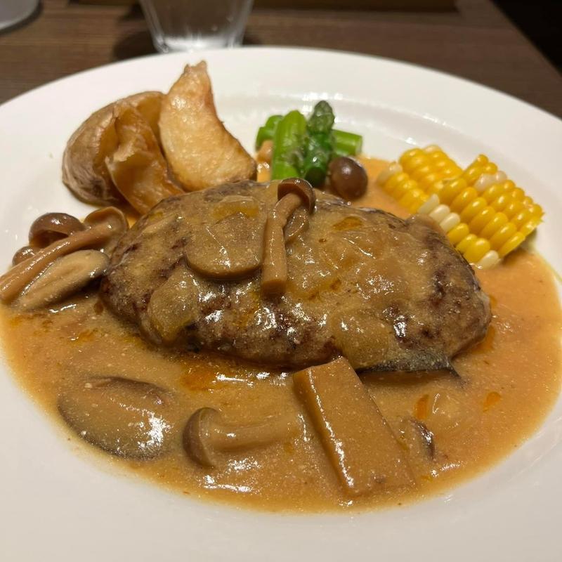 ハンバーグ（4種のきのこクリーム）(はり重グリル 阪神梅田店)