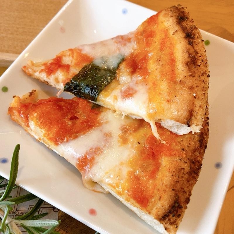 ピザ(ジャモンカフェ)