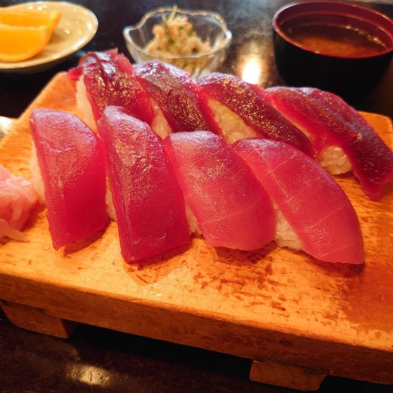 まぐろ寿司(芳寿司支店)