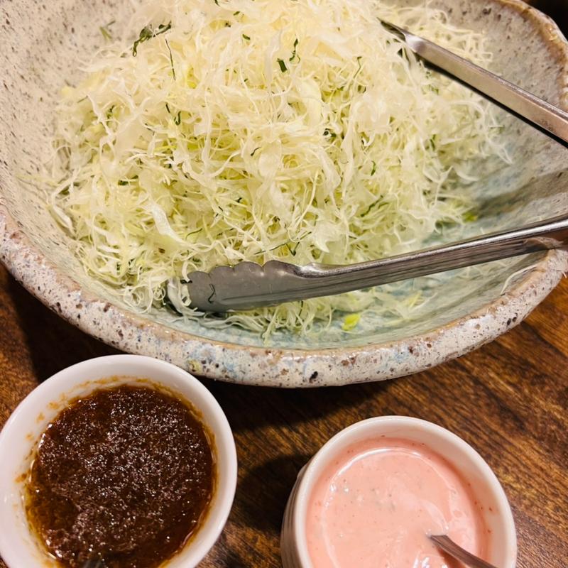 おかわり自由千切りキャベツ(とんかつ・ビフテキ 塩梅)