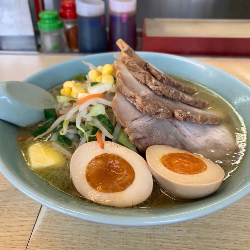 塩バタチャーシュー味玉ラーメン(満北亭 昭和公園北店)