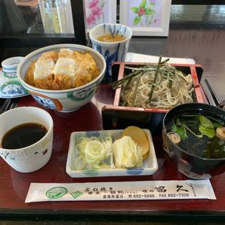 合わせカツ丼（温かい半かけ蕎麦orうどんと半カツ丼）(昌久)