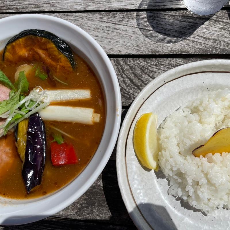 彩り野菜のスープカレー(南葉亭)