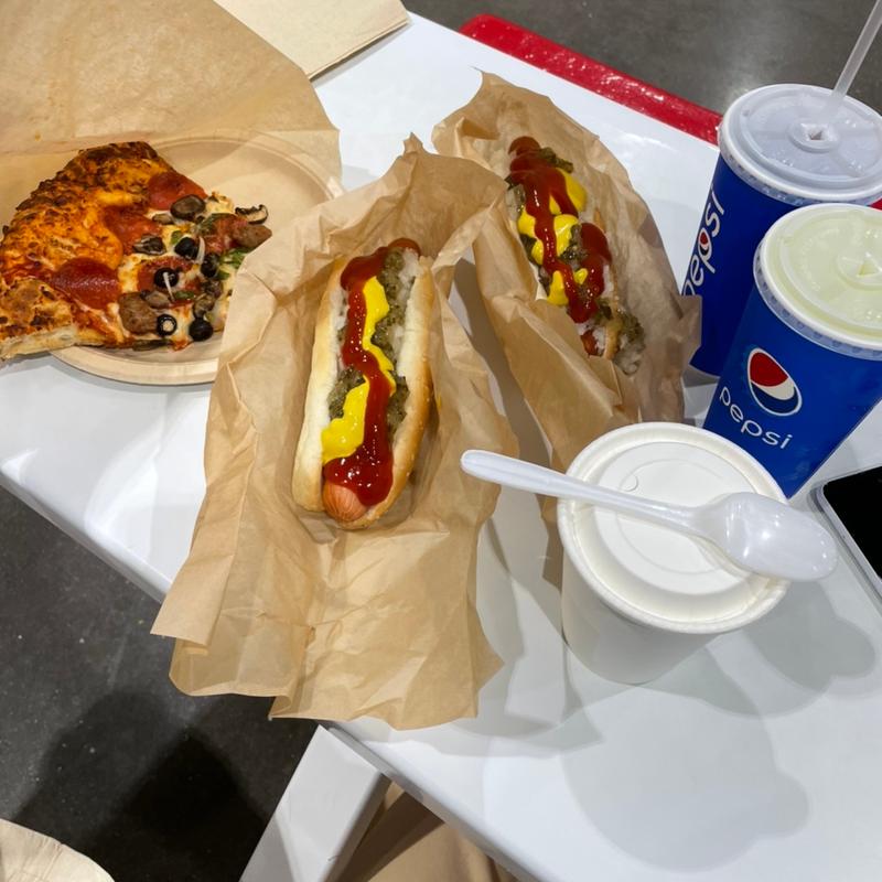 (COSTCO Wholesale フードコート 尼崎倉庫店 （コストコホールセール フードコート）)