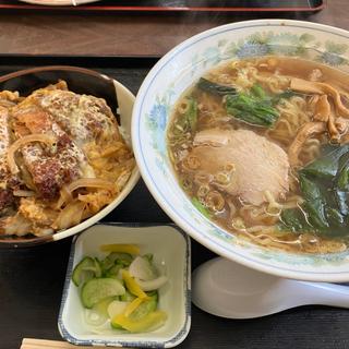 醤油ラーメン+カツ丼(喜楽亭食堂 )