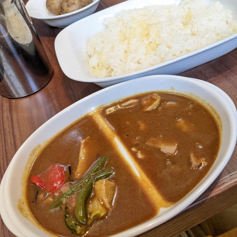 野菜＋アサリカレー(ガヴィアル )