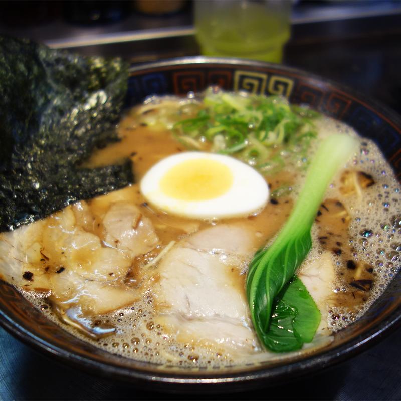 醤油とんこつラーメン(久留米 大砲ラーメン 天神今泉店)